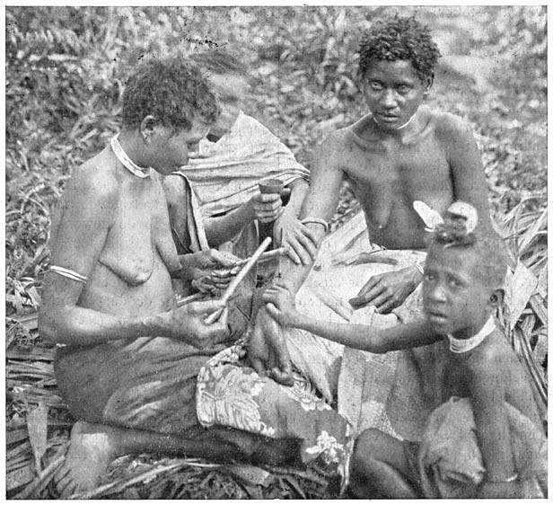 Tatoe&euml;eren op Aoba.