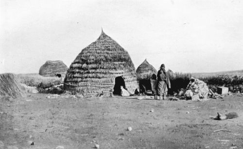 A CENTRAL MOROCCO HOMESTEAD (NU�LLAS).