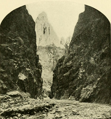 The Canyon of
Diamond Creek.